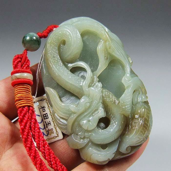 Superb Chinese Carved Hetian Jade Vivid Dragon Netsuke  