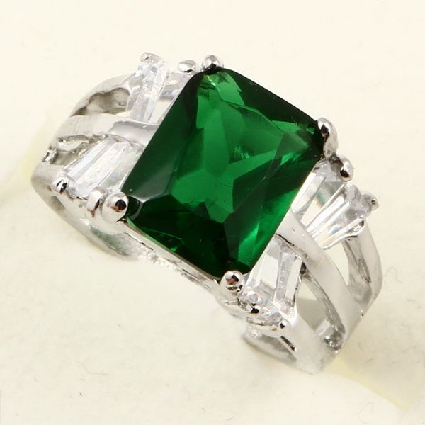 RADIANT PRINCESS GREEN EMERALD *A068* PARTY RING  